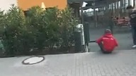 Twarzowy skok przez płot
