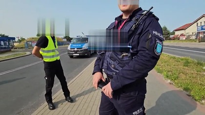 Cz. 2 Policjant z Iławy postanowił dokonać interwencji roku.  Kuriozalna pr&oacute;ba legitymowania. 