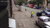 Jeden bandyta vs policja szwedzka, angielska i polska.  Gdzie czułbyś się bezpieczniej?