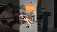 Na zadku, na kanapie, przyjemnie, a skutecznie  #treningwdomu #ćwiczenia #workout
