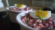 SALATKA Z BURACZKOW W OCCIE I JAJEK