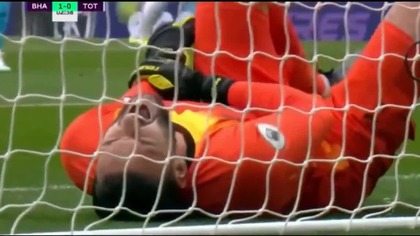 Hugo Lloris suffers horrific arm injury!