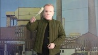Donald Tusk maluje kominy za komuny Theatrum Illuminatum