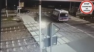 Wypadek karetki na przejeździe kolejowym w Puszczykowie - ku przestrodze #215 Wasze Filmy