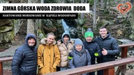 Zimna Górska Woda Zdrowia Doda.  Hartowanie Morsowanie w #kąpieli Wodospadu.  Medycyna Regeneracyjna