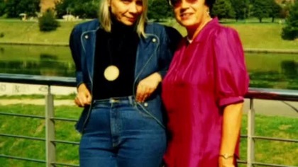 Publicystka Alwida Bajor w Krakowie, podczas konferencji pośw.  Bronisławowi Piłsudskiemu, 1999 r.