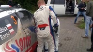 Rajd Polski 2013 Robert Kubica poucza kibic&oacute;w