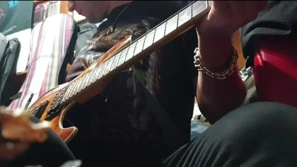 Mocniejsze zagrywki gitarowe, flażolety, metalowe riffy riffs, testowanie gitary OMEN EXTREME 6 VSB