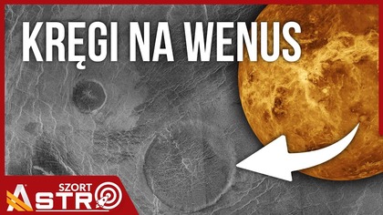 Wenus przez lata skrywała swoje sekrety pod gęstą, toksyczną atmosferą. Dopiero dzięki radarowym obserwacjom odkryliśmy coś zaskakującego  dziesiątki dziwnych, płaskich struktur przypominających gigantyczne naleśniki. Skąd się wzięły? Czy to ślady aktywności wulkanicznej? A może Wenus wciąż żyje geologicznie? W tym odcinku przyglądamy się niezwykłym formom powierzchni tej piekielnej planety i temu, co mówią nam one o jej przeszłości  i przyszłości.


 Dołącz do ZAŁOGI Astrofazy! 

Załoganci w postaci  Patronów i  Wspierających na YouTube pomagają nam w tworzeniu jeszcze lepszych treści i publikowaniu ich częściej. Jeśli również chcesz pomagać nam w tworzeniu najlepszej wersji Astrofazy, możesz to zrobić na kilka sposobów: 

 Zostań Patronem i dołącz do zamkniętej grupy na Facebooku, z szybszym dostępem do niektórych treści i wieloma dodatkowymi bonusami. 
 Patroni zyskują również dostęp do dodatkowych treści dla wspierających z progu Starszy Oficer (9.99 zł). 
PATRONITE - http://patronite.pl/astrofaza
Więcej szczegółów na profilu w linku. 


 Dołącz do Wspierających na YouTube. W specjalnej sekcji dla wspierających znajdziesz dodatkowe materiały dostępne tylko dla nich: 
 rozwinięcia odcinków, 
 dodatkowe streamy na żywo, 
 materiały zza kulis i ukryte posty. 
 A jako wisienka na torcie: plakietka z logo Astrofazy przy Twoim nicku w komentarzach i możliwość używania specjalnych emoji Astrofazy!
 https://youtube.com/channel/UCIUYdIIld_2bsymqWDCdOFQ/join

 KOSZULKI, BLUZY, PODUSZKI, KUBKI i inne gadżety Astrofazy w AstroSzopie. Jeśli chcesz mieć astrofazowy gadżet, to również pomoże nam to w rozwijaniu naszego kanału 
 http://astroszop.pl


 Wciąż mało Astrofazy? Koniecznie zajrzyj na nasze media społecznościowe! 

 INSTAGRAM - Więcej materiałów zza kulis i Astrofaza bardziej na prywatnie 
 https://instagram.com/astrofazapl

 FACEBOOK - Informacje o naszych działaniach dodawane na bieżąco. 
 http://facebook.com/astrofazapl

 DISCORD - Astrofazowe miejsce dla kosmicznie zakręconych ludzi. Nie można nie zajrzeć! 
 https://discord.gg/ZKEYrhP

 Grupa ASTROMISIE - Pogadaj z resztą załogi 
 https://facebook.com/groups/astromisie


 Centrum dowodzenia - http://astrofaza.pl
 DRUGI KANAŁ ASTROFAZY - http://youtube.com/AstroChillout


 Jeśli się spodoba, nie zapomnij dać lajka i zostawić suba, jeśli jeszcze tego nie zrobiłeś.  
A jeśli już subskrybujesz i nie chcesz przegapić nowych filmów, to kliknij dzwonek obok przycisku subskrypcji. Możesz też kliknąć niżej:
 http://youtube.com/c/astrofaza?sub_confirmation1

DZIĘKI I MIŁEGO LOTU!

EKIPA 
- prowadzenie: Piotr Kosek
- zdjęcia: Dorian Ortyński
- montaż: Kamil Ziółkowski
- opracowanie: Dawid Kułakowski

 MUZYKA  
  

 CREDITS 


Kanał Astrofaza to największy w Polsce kanał, którego tematyką jest kosmos, astronomia i technologie przyszłości. Tutaj obejrzysz też nasz program popularnonaukowy POP Science z dr hab. Leszkiem Błaszkiewiczem, w którym poruszamy takie tematy jak: Kosmici i obce cywilizacje, paradoks dziadka i podróże w czasie, podróże szybsze od światła itp. Zapraszamy!