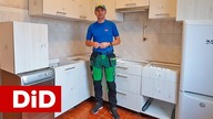 904.  Mała kuchnia w bloku: montaż korpusów dolnych