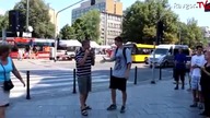 Oklaskiwanie przechodniow