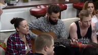 Hell's Kitchen: Uczestniczki zakochały się w wokaliście LemON - Igorze Herbucie [Plotek]
