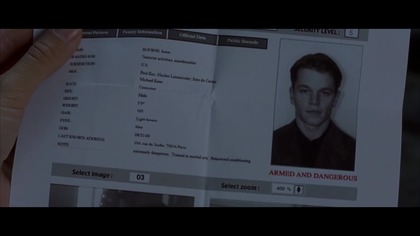 Tożsamość Bournea (2002) | Długopis vs nóż