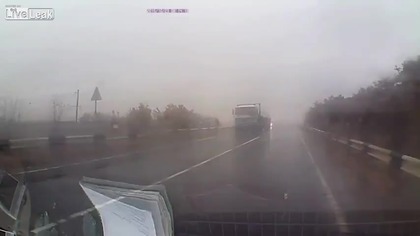 Fatalne zderzenie przy wyprzedzaniu z auta zostaje miazga!!!-Wersja full !