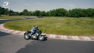 Bajaj Dominar 400 dostaje wycisk na torze | Jednoślad.pl