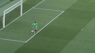 Szczęsny bawi się z synem po meczu z Realem