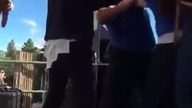 Anarchista napada na ochroniarza