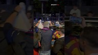 Szaleństwo na ulicach Barcelony! Tłum kibiców gonił samochód Roberta Lewandowskiego 