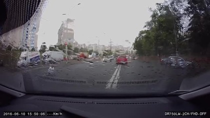 Oto dlaczego należy zapinać pasy w samochodzie