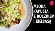 Młoda kapusta z boczkiem i kiełbasą: przepis na ciepło- [Atlas Smaków]