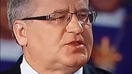 KomoroWSkI na pogrzebie robi sobie promo