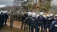 PILNE! Polska granica w OGNIU! Migranci SZTURMUJĄ na Straż Graniczną