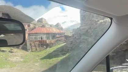 Dolina Truso, gazowane jeziorko, ruiny wsi - migawki z Gruzji