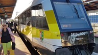 Pierwszy pociąg na wyremontowanym dworcu