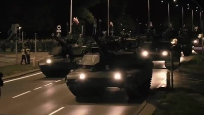 15. 08. 2023r Warszawa masywne konwoje wojskowe paradujące pod osłoną nocy.