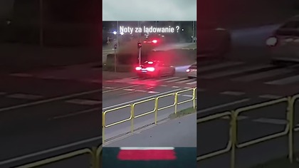 Wystrzelił w powietrze jak pocisk! Jak to się stało?!  #wypadek #speed #viral