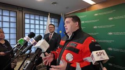 Nowy samochód i dofinansowanie do pompy ciepła dla Wojewódzkiego Pogotowia Ratunkowego w Katowicach
