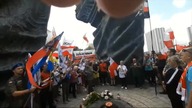 Cześć bohaterom przed pomnikiem Powstańc&oacute;w Śląskich - OKOPZN Zasoby Naturalne Własnością Naro