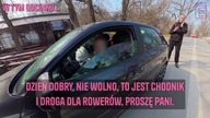 Parking w parku (720p 60fps AV1-48kbit AAC)