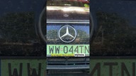 SAMOCHÓD ELEKTRYCZNY JADĄCY 90 km/h ZA CIĘŻARÓWKĄ  #mercedes #danielgrzyb #elektromobilność