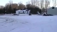 Wariat skacze ciężarówką