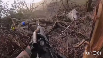 Ukrainiec rzucił granat przed swojego kolegę.  Sami siebie unicestwiają.