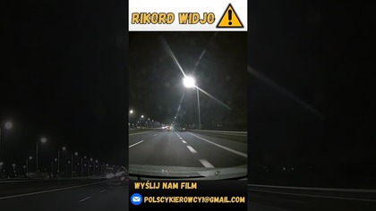Nieoświetlony pojazd na poboczu bez trójkąta #polska #bezpieczeństwo #kierowcy