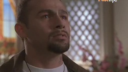 Sześć st&oacute;p pod ziemią - 01x04 - Familia