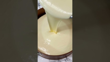 KREMOWY I PUSZYSTY - najlepszy pieczony sernik z kajmakiem!  #shorts #viral