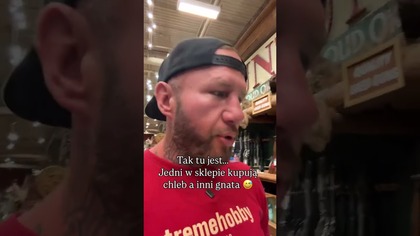 Jedni w sklepie kupują chleb a inni gnata  #shorts