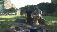 Myśliwski kociołek z dziczyzną przy ruinach wieży obronnej w Straszowie / Oddaszfartucha