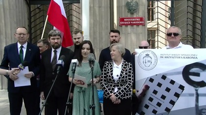 EKIPA BRAUNA PROTESTUJE POD MINISTERSTWEM EDUKACJI W OBURZAJĄCEJ SPRAWIE!