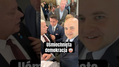 Uśmiechnięta demokracja.  Zabrano głos posłom.  Nie możemy pytać Gregorczyk Abram o Grupę Wejście