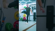 Pistol Squat Challenge  Sprawdź, czy dasz radę zrobić przysiad na jednej nodze!