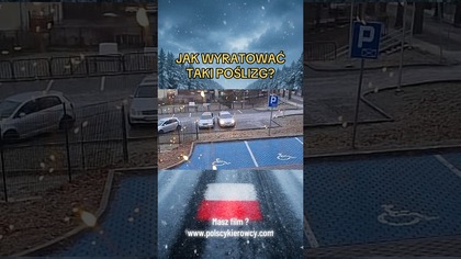 Ślizgawica i parkowanie na milimetry zniosło auto  #slisko #zima #parking #uwaga