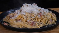 Spaghetti carbonara ze śmietanką czy bez ? / Oddaszfartucha