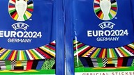 Naklejki EURO 2024! Czy darmowa paczka naklejek Topps różni się od płatnej? UEFA licensed product
