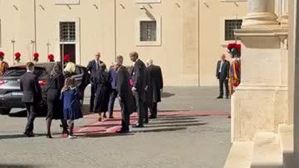 NAWROCKI Z RODZINĄ WCHODZĄ NA AUDIENCJĘ U PAPIEŻA LEONA XIV!