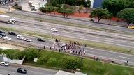 Kierowca vs protestujący 18+