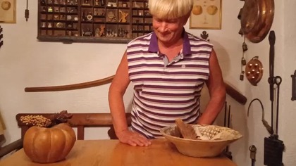 Spanie na golasa w łóżku - Komentarz Gracjana Roztockiego